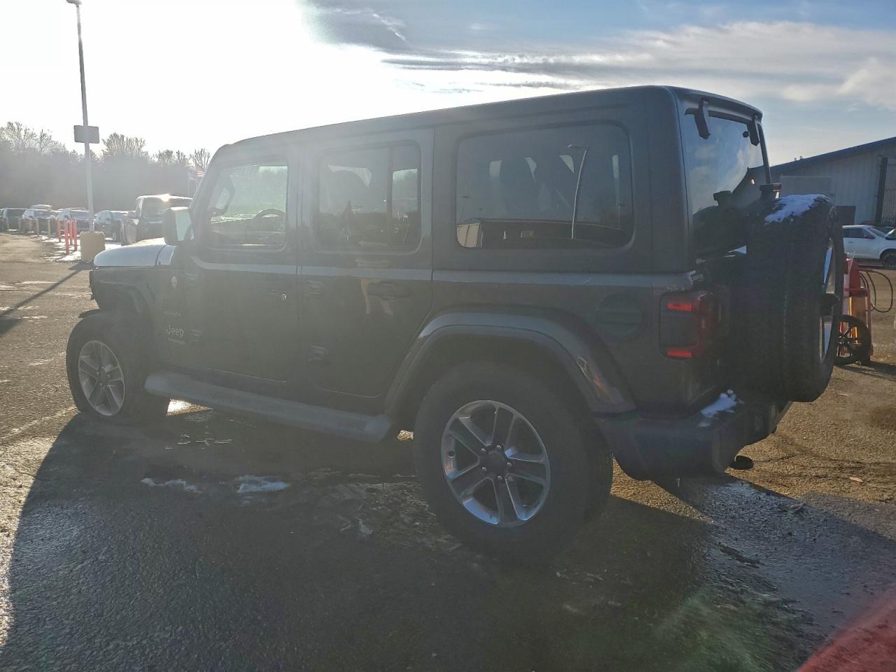 2018 JEEP WRANGLER UNLIMITED SAHARA photo 3