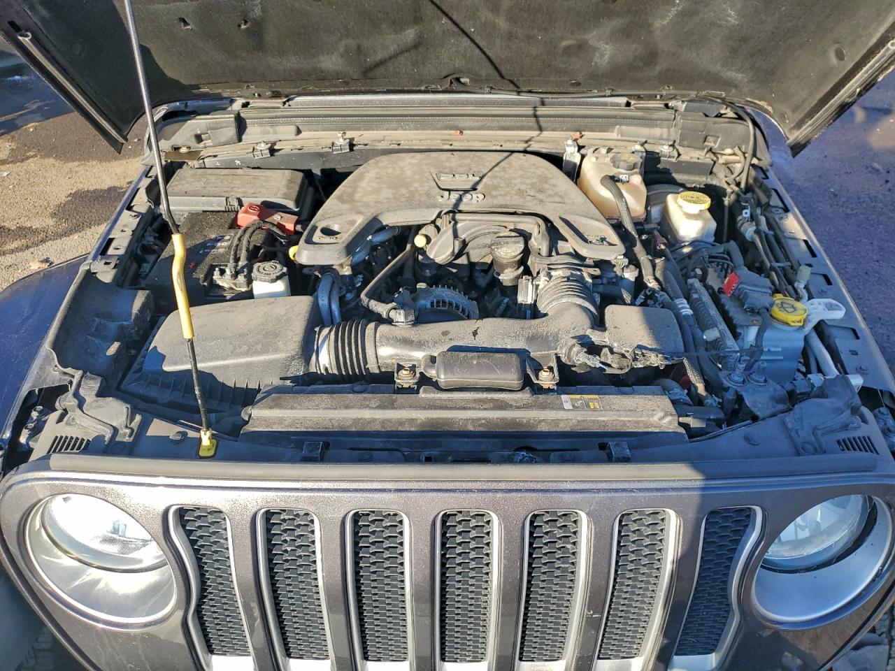 2018 JEEP WRANGLER UNLIMITED SAHARA photo 23
