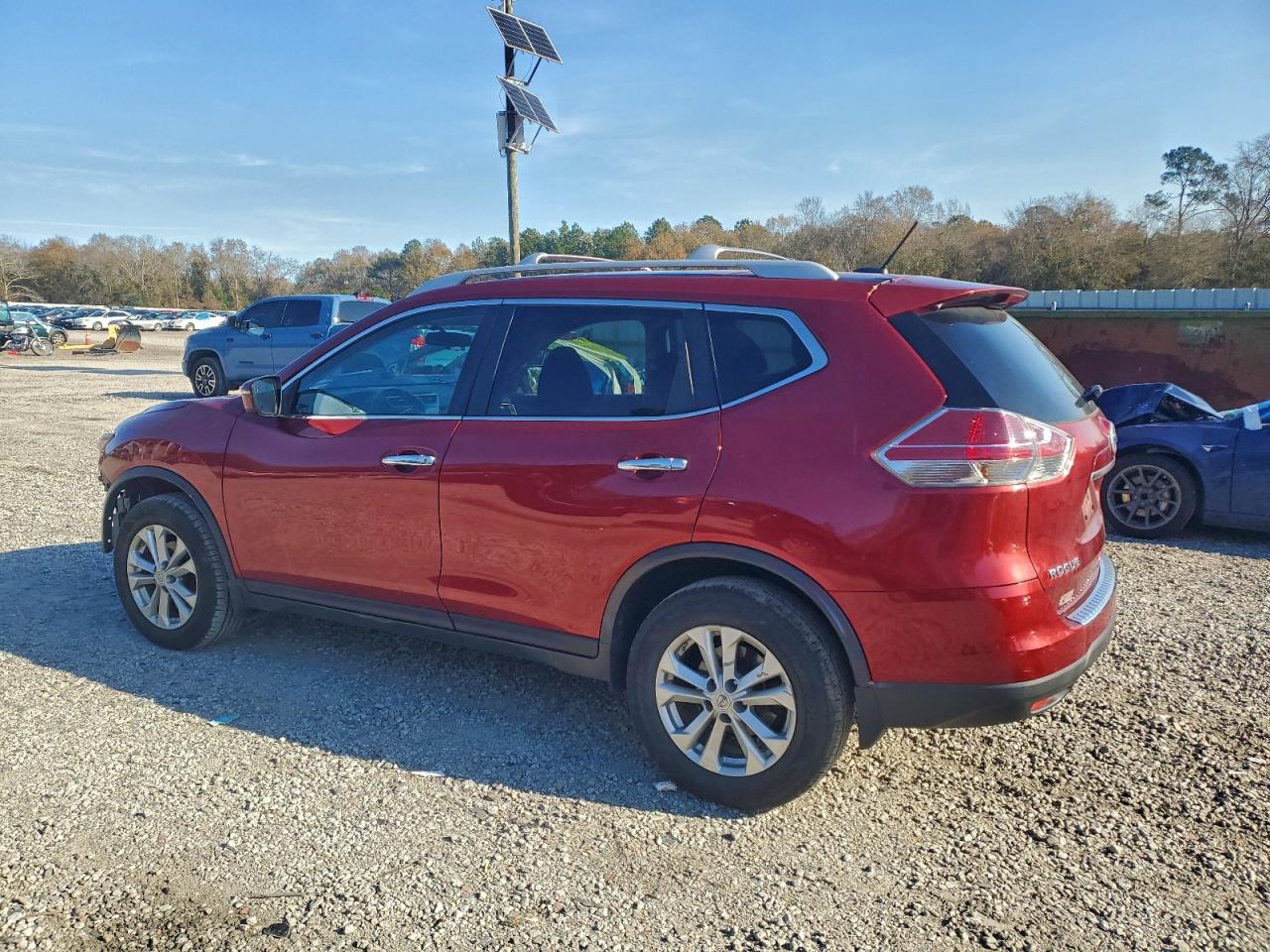 2014 NISSAN ROGUE S photo 2