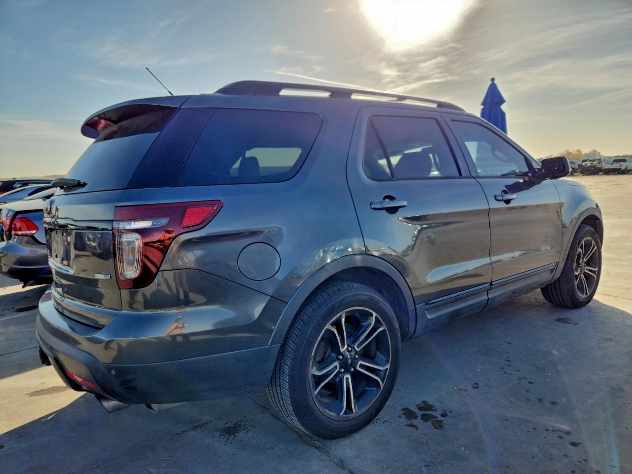 2015 FORD EXPLORER SPORT photo 3