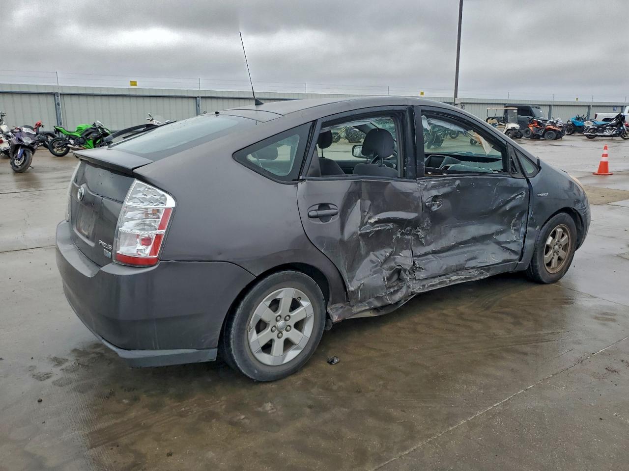 2007 TOYOTA PRIUS BASE photo 3