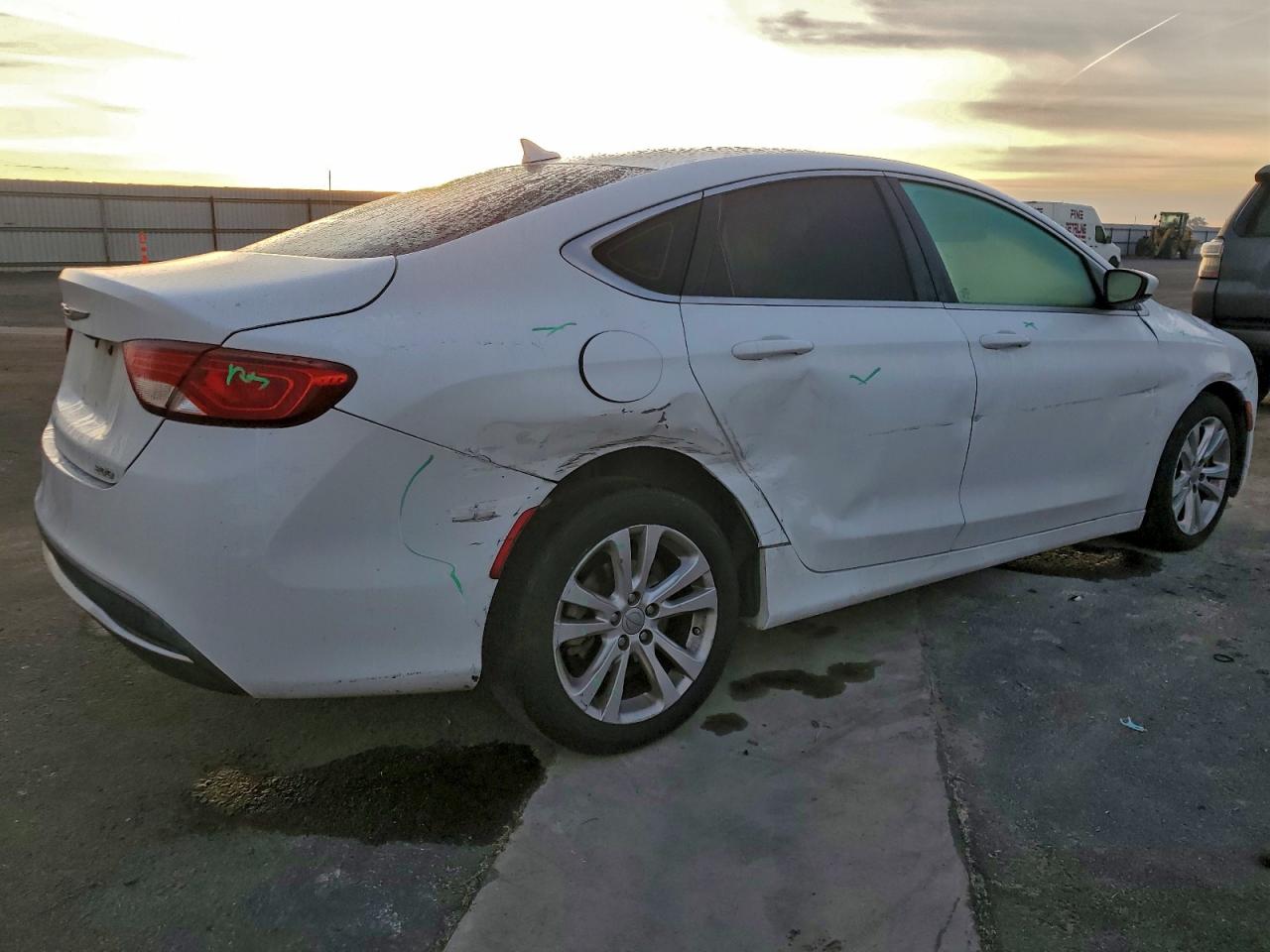 2015 CHRYSLER 200 LIMITED photo 3
