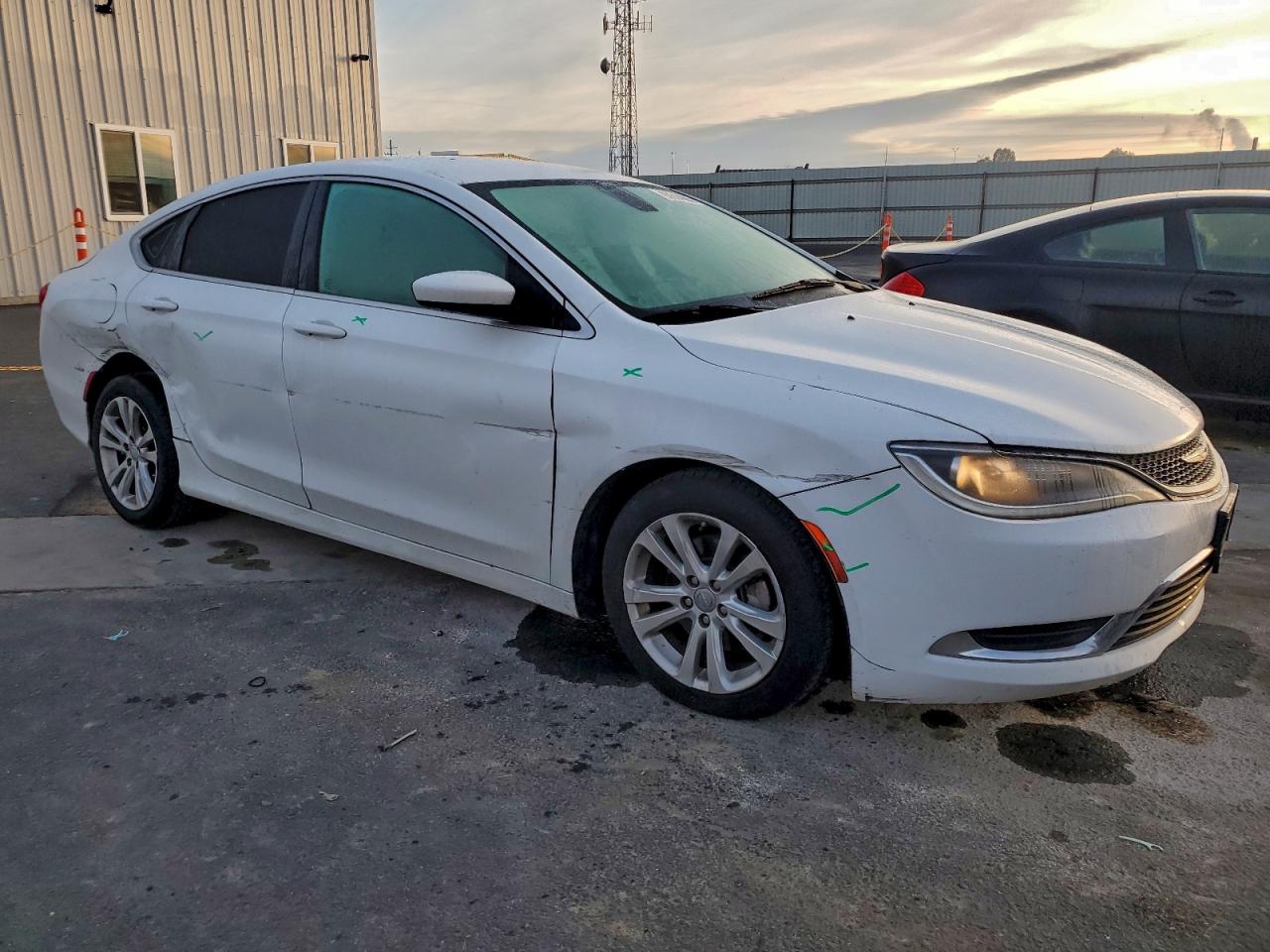 2015 CHRYSLER 200 LIMITED photo 4