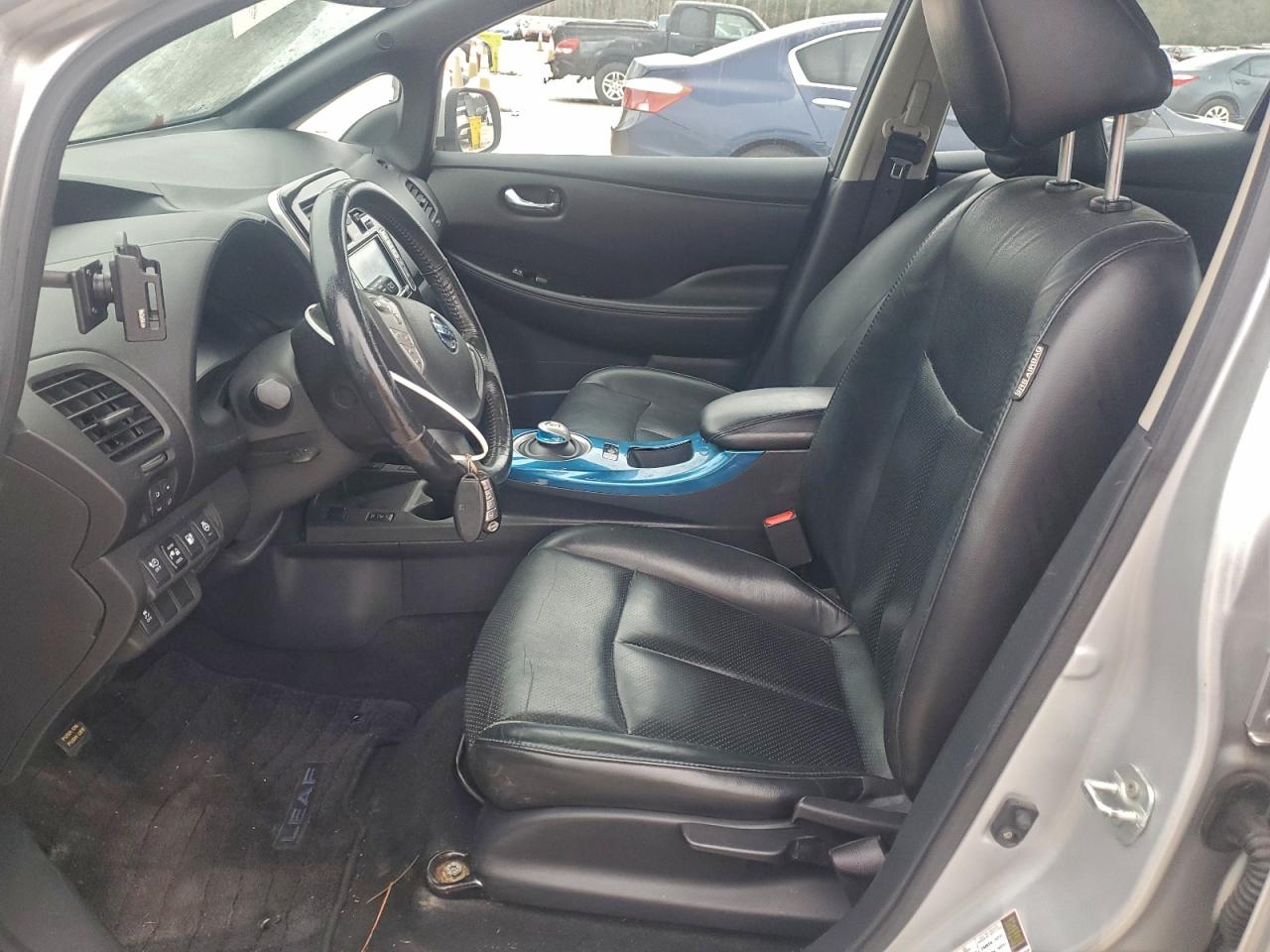 2013 NISSAN LEAF S photo 13