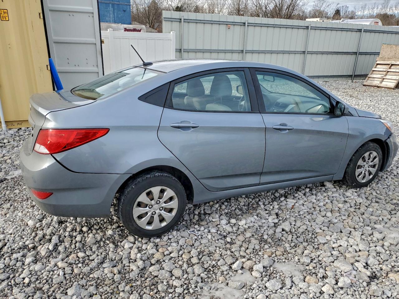 2017 HYUNDAI ACCENT SE photo 3