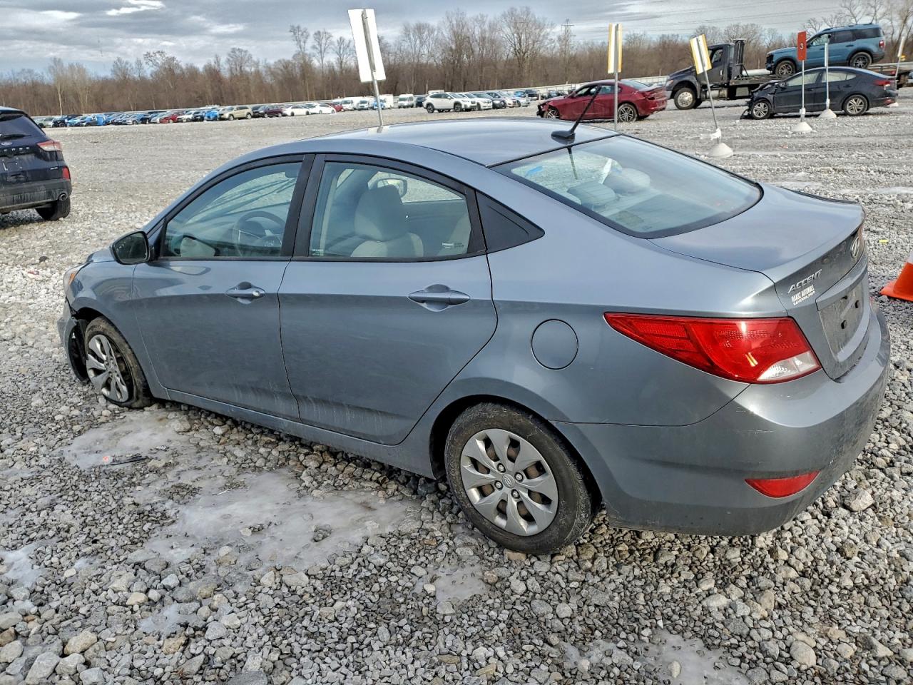 2017 HYUNDAI ACCENT SE photo 2