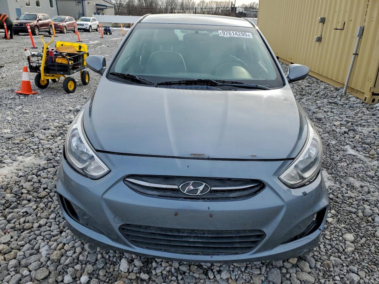 2017 HYUNDAI ACCENT SE photo 5