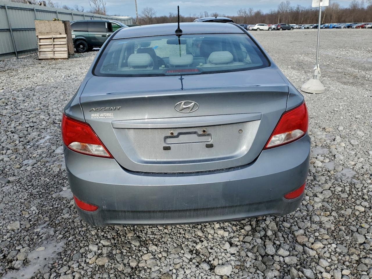 2017 HYUNDAI ACCENT SE photo 6