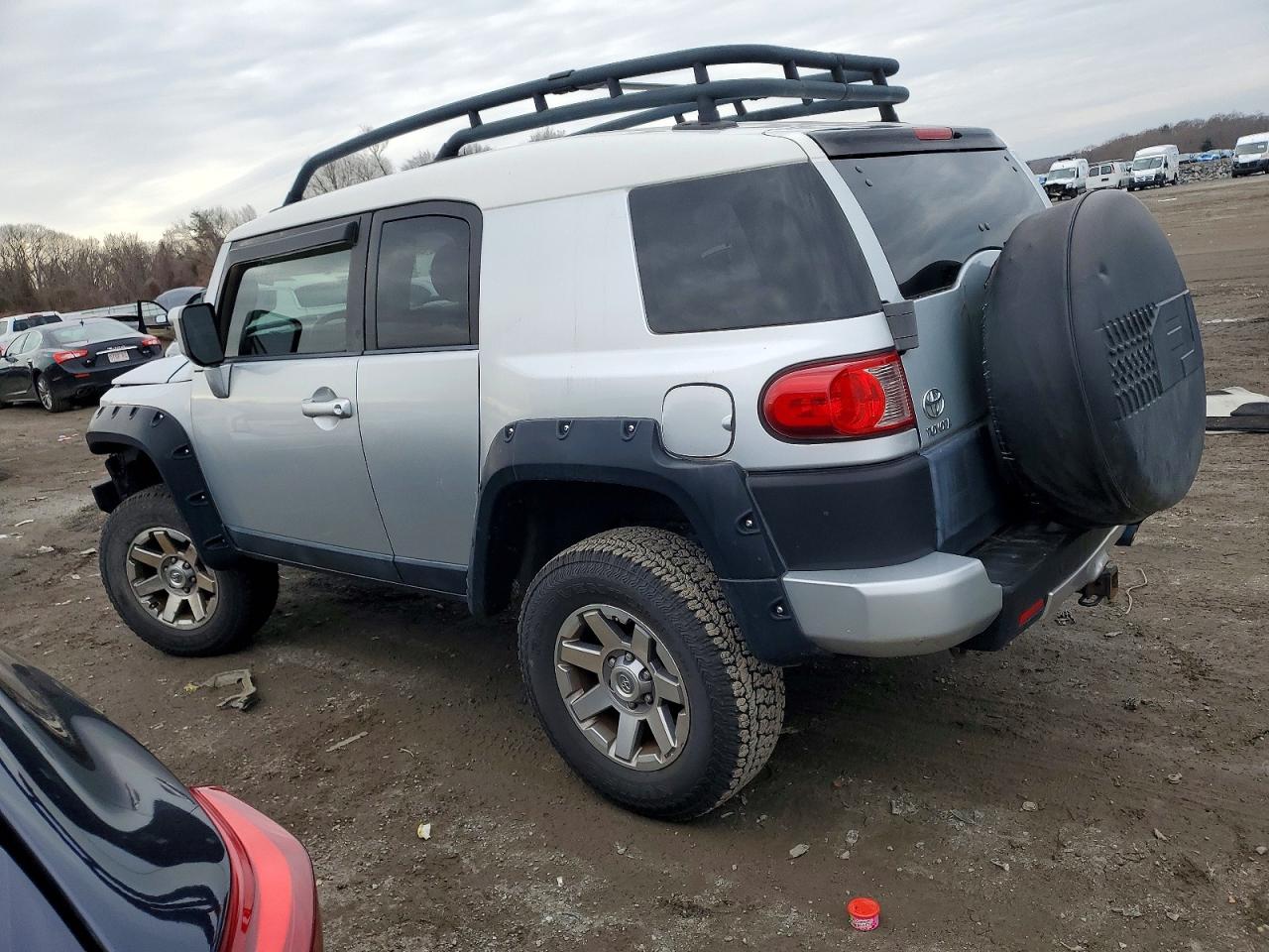 2007 TOYOTA FJ CRUISER photo 2