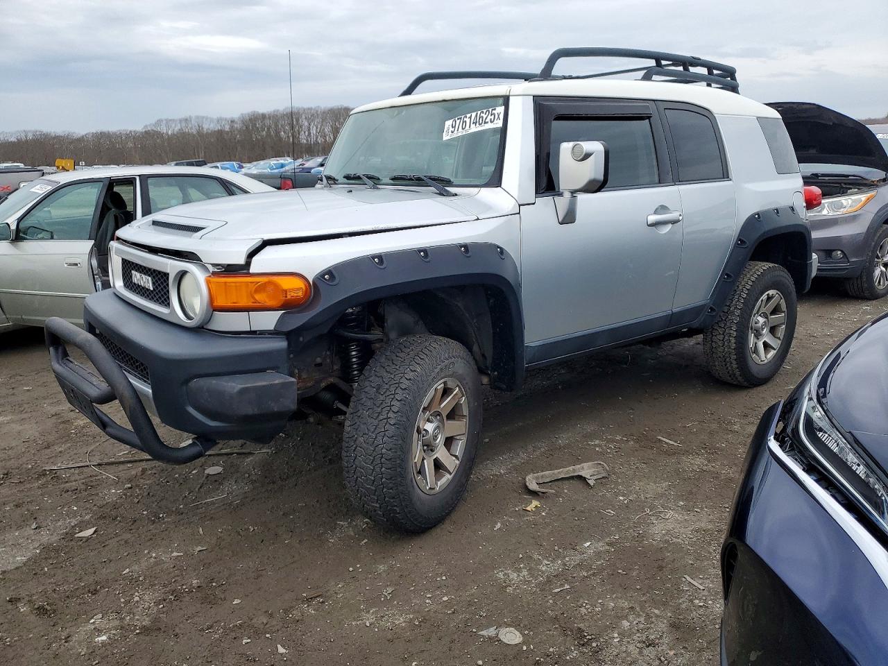 2007 TOYOTA FJ CRUISER