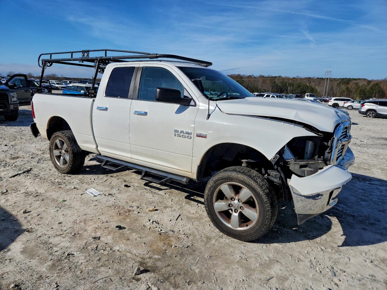 2015 RAM 1500 SLT photo 4
