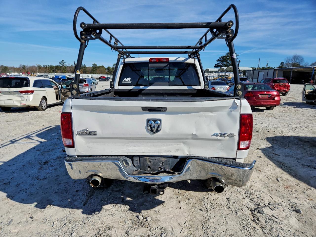 2015 RAM 1500 SLT photo 6