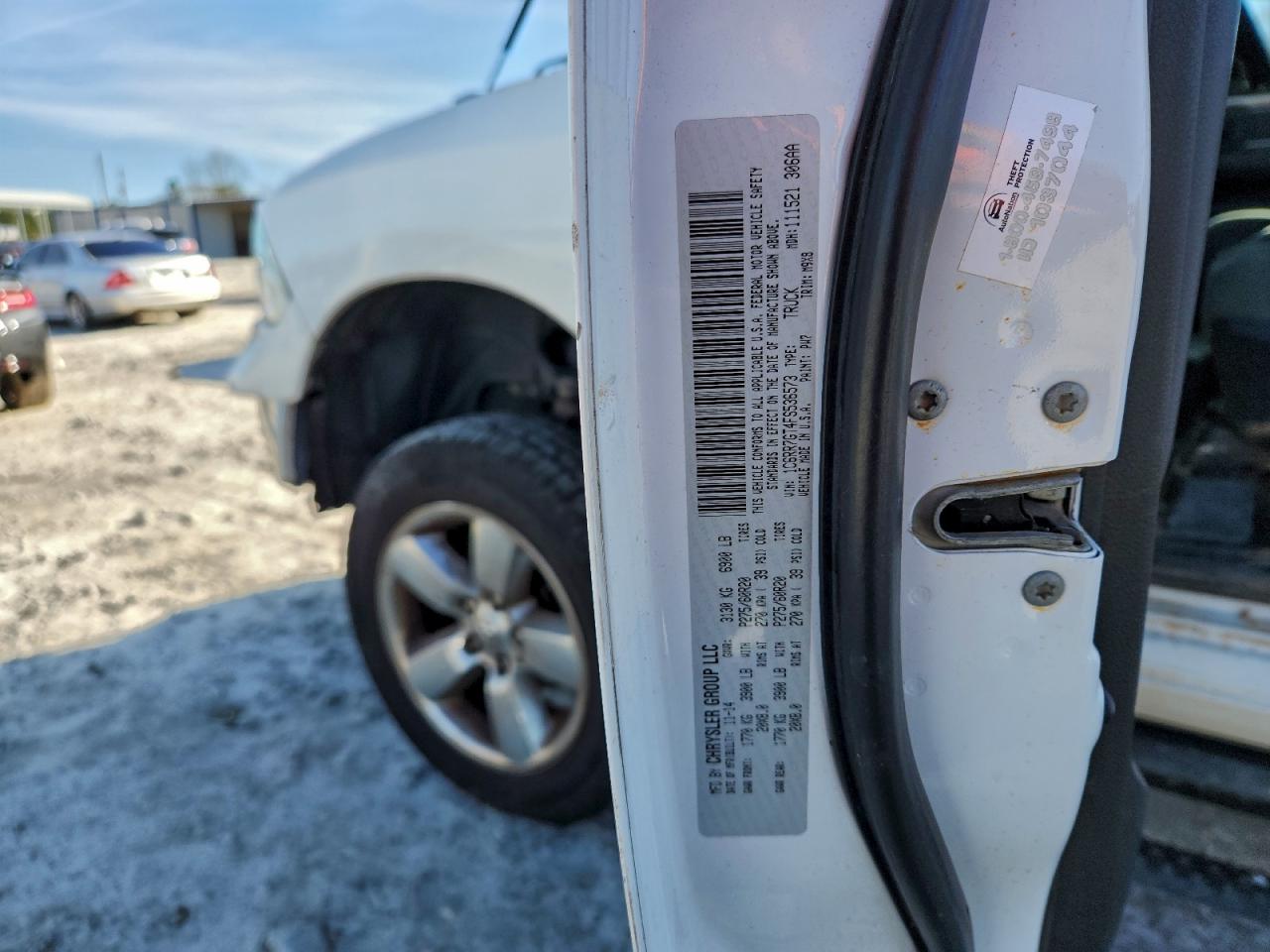 2015 RAM 1500 SLT photo 12