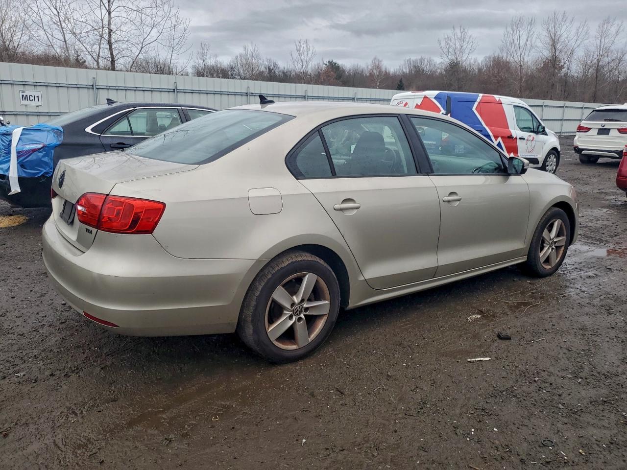2012 VOLKSWAGEN JETTA TDI photo 3