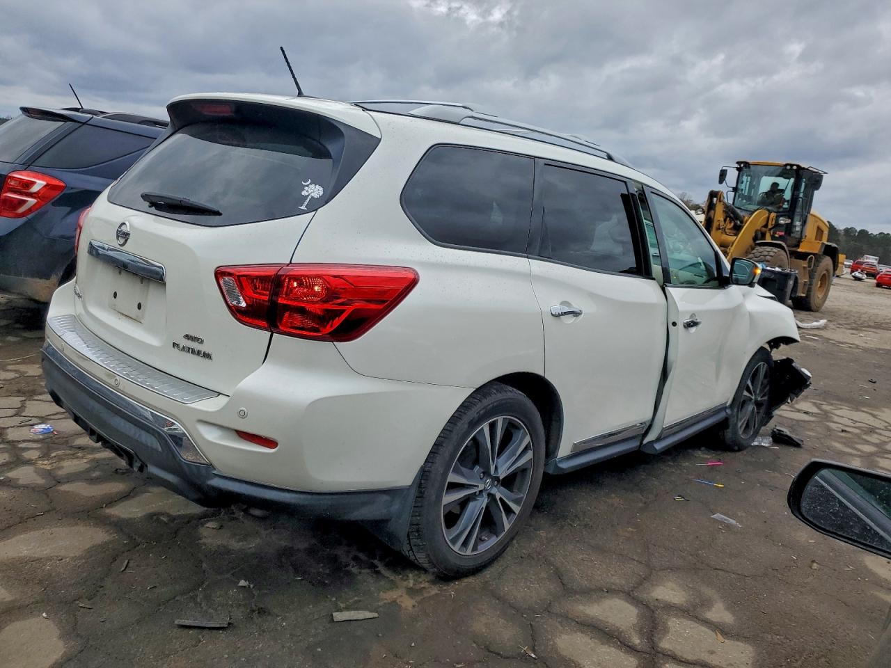 2017 NISSAN PATHFINDER S photo 3