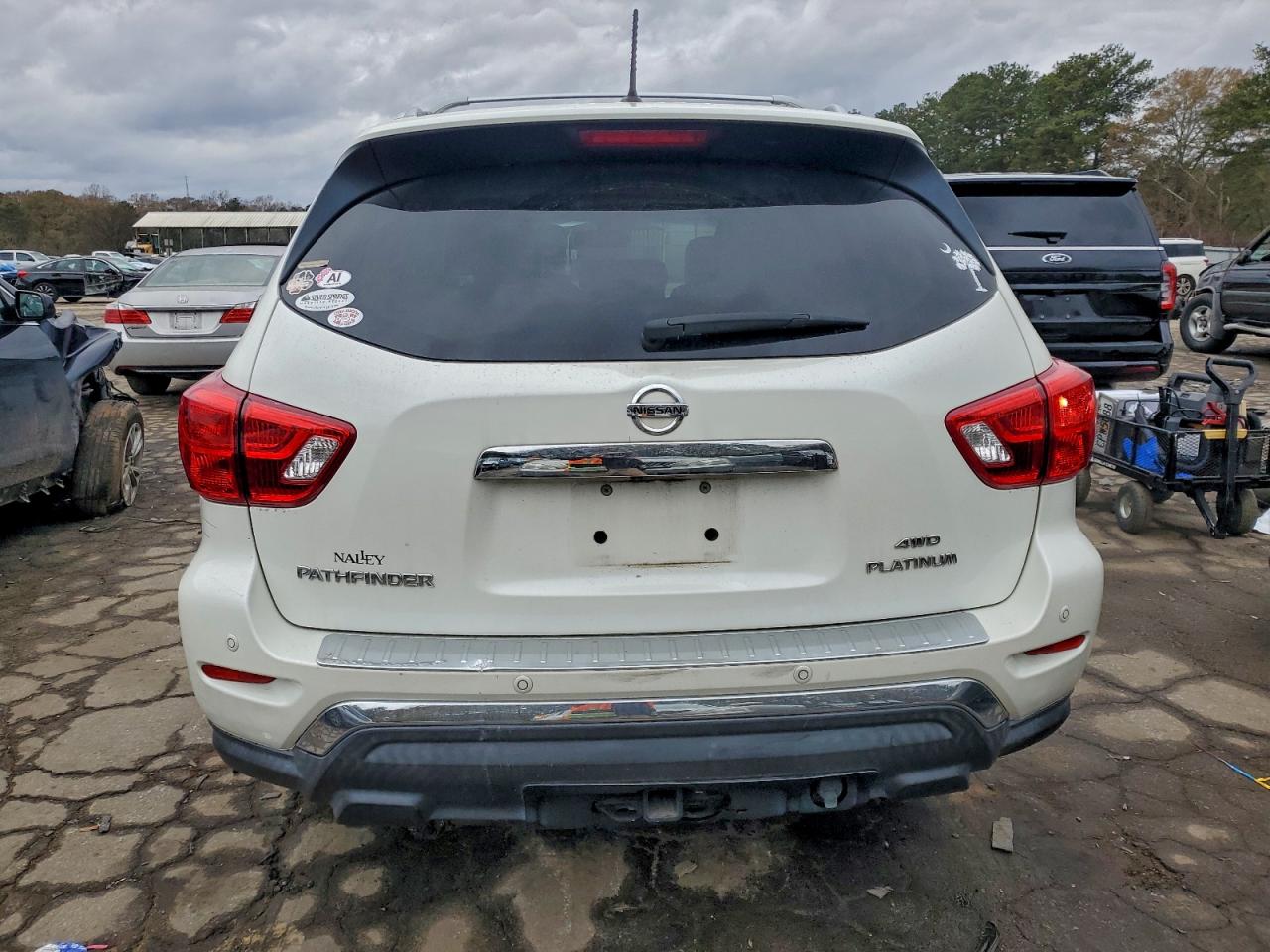 2017 NISSAN PATHFINDER S photo 6