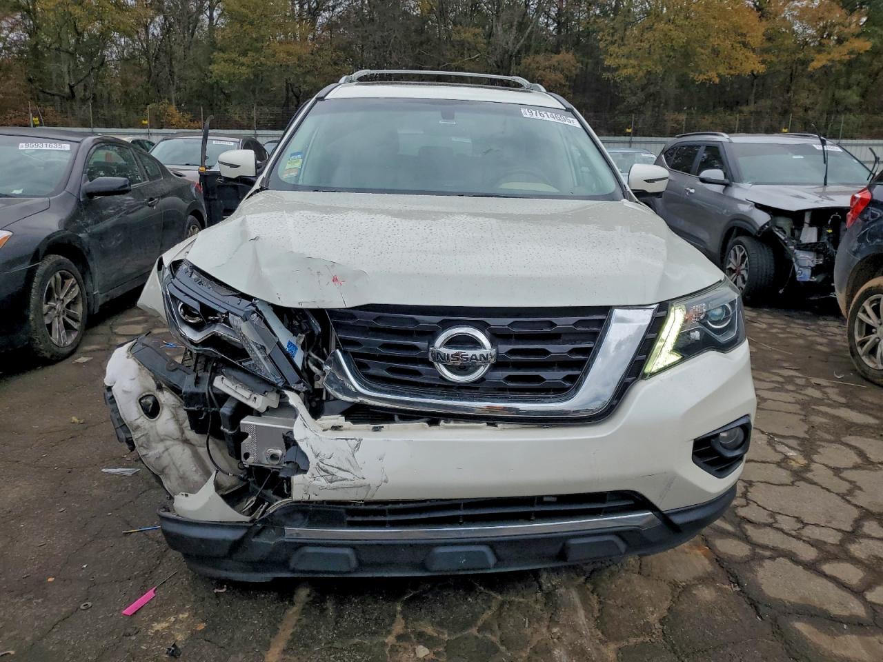 2017 NISSAN PATHFINDER S photo 5