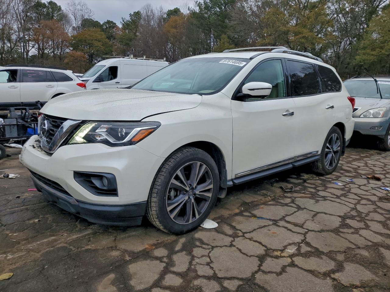 2017 NISSAN PATHFINDER
