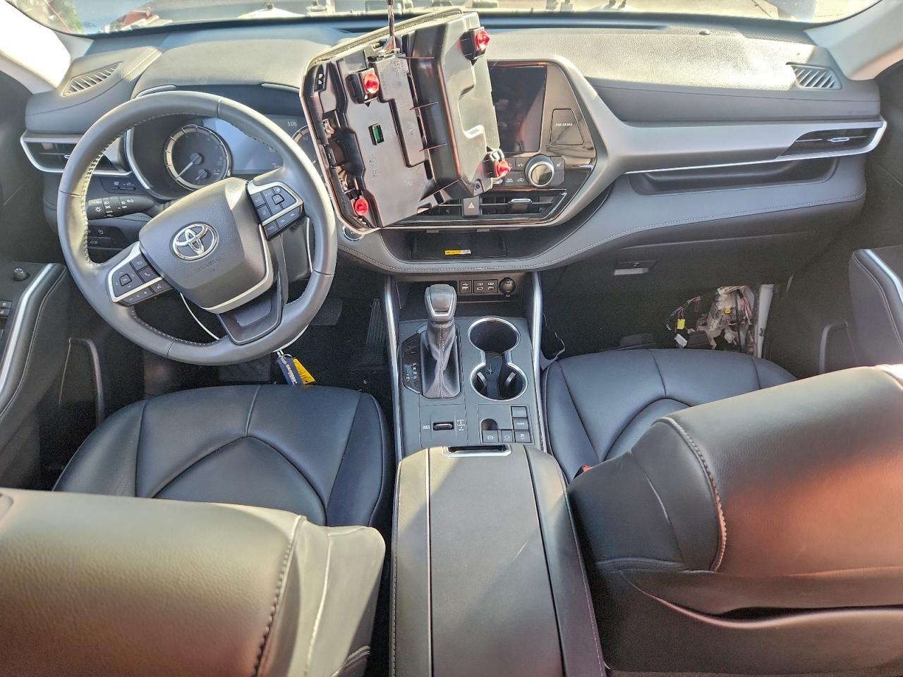 2023 TOYOTA HIGHLANDER L photo 8