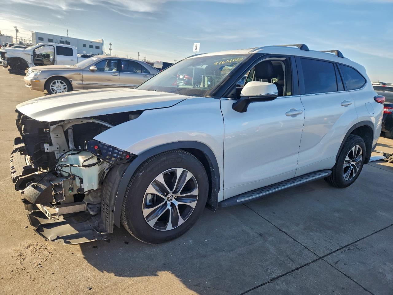 2023 TOYOTA HIGHLANDER