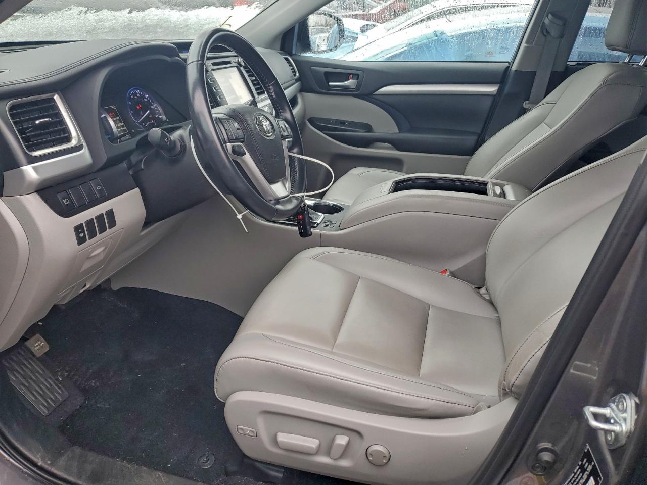 2019 TOYOTA HIGHLANDER HYBRID photo 7