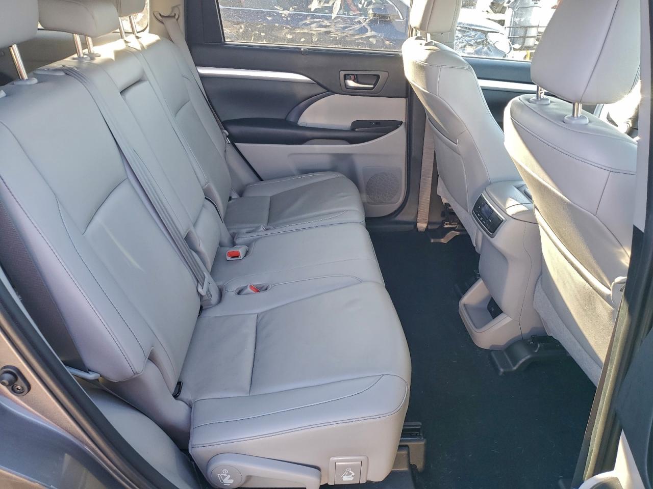 2019 TOYOTA HIGHLANDER HYBRID photo 11