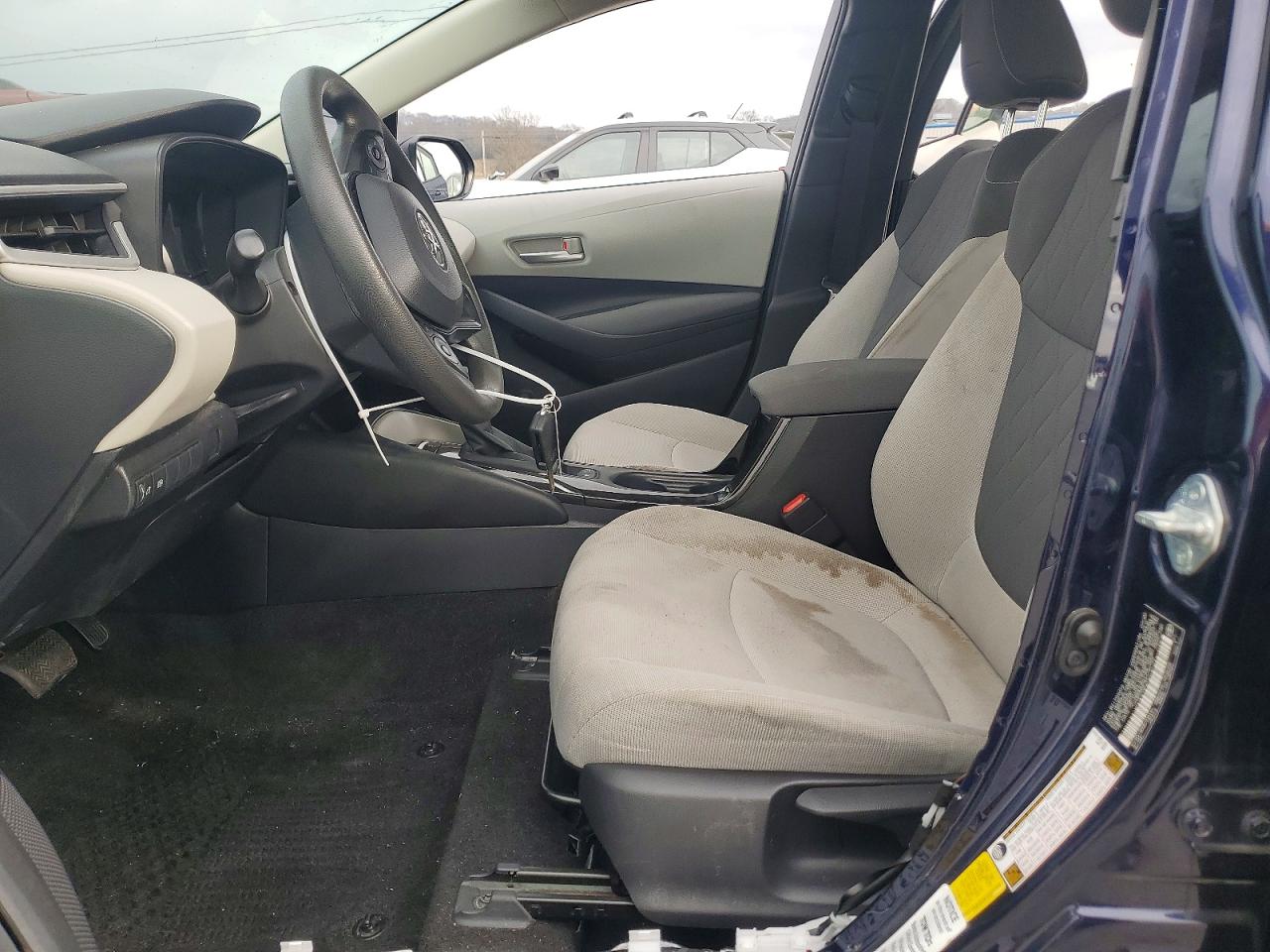2021 TOYOTA COROLLA LE photo 7