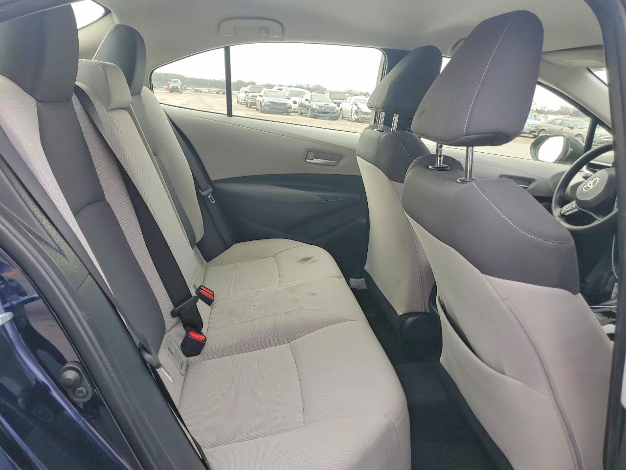 2021 TOYOTA COROLLA LE photo 10