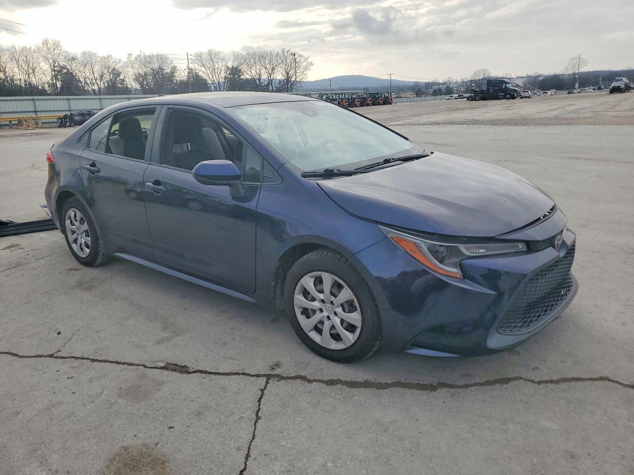 2021 TOYOTA COROLLA LE photo 4