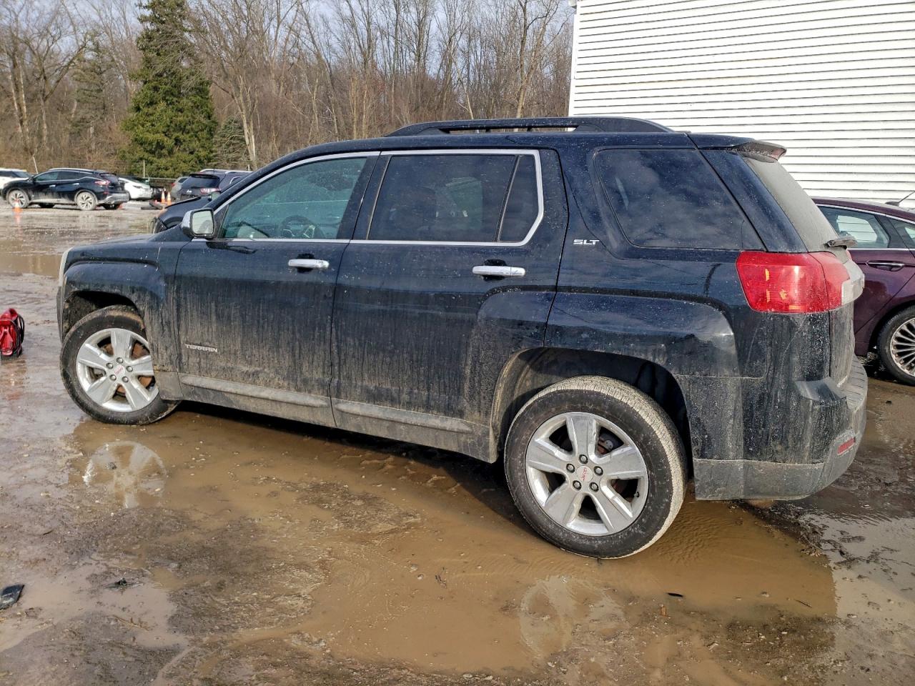 2015 GMC TERRAIN SLT photo 2