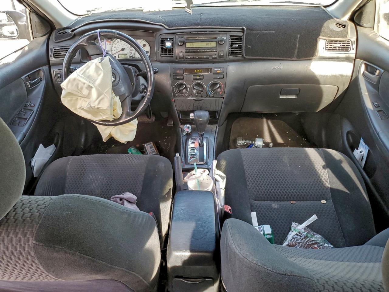 2005 TOYOTA COROLLA CE photo 8