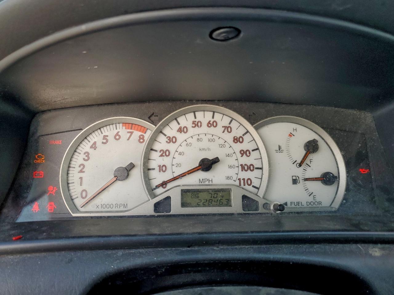 2005 TOYOTA COROLLA CE photo 9