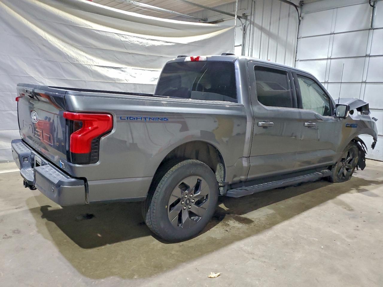 2024 FORD F150 LIGHTNING XLT photo 3