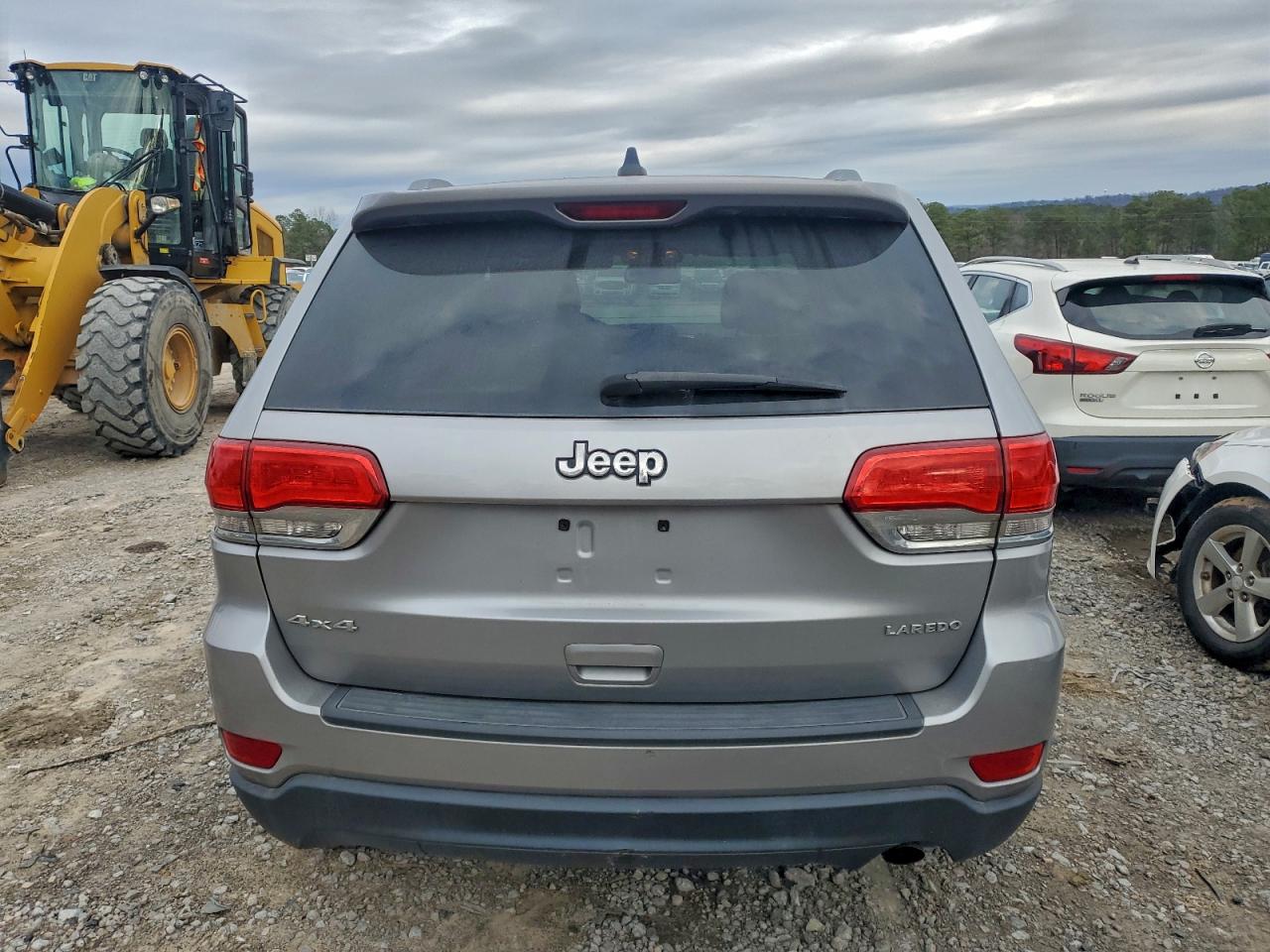 2015 JEEP GRAND CHEROKEE LAREDO photo 11