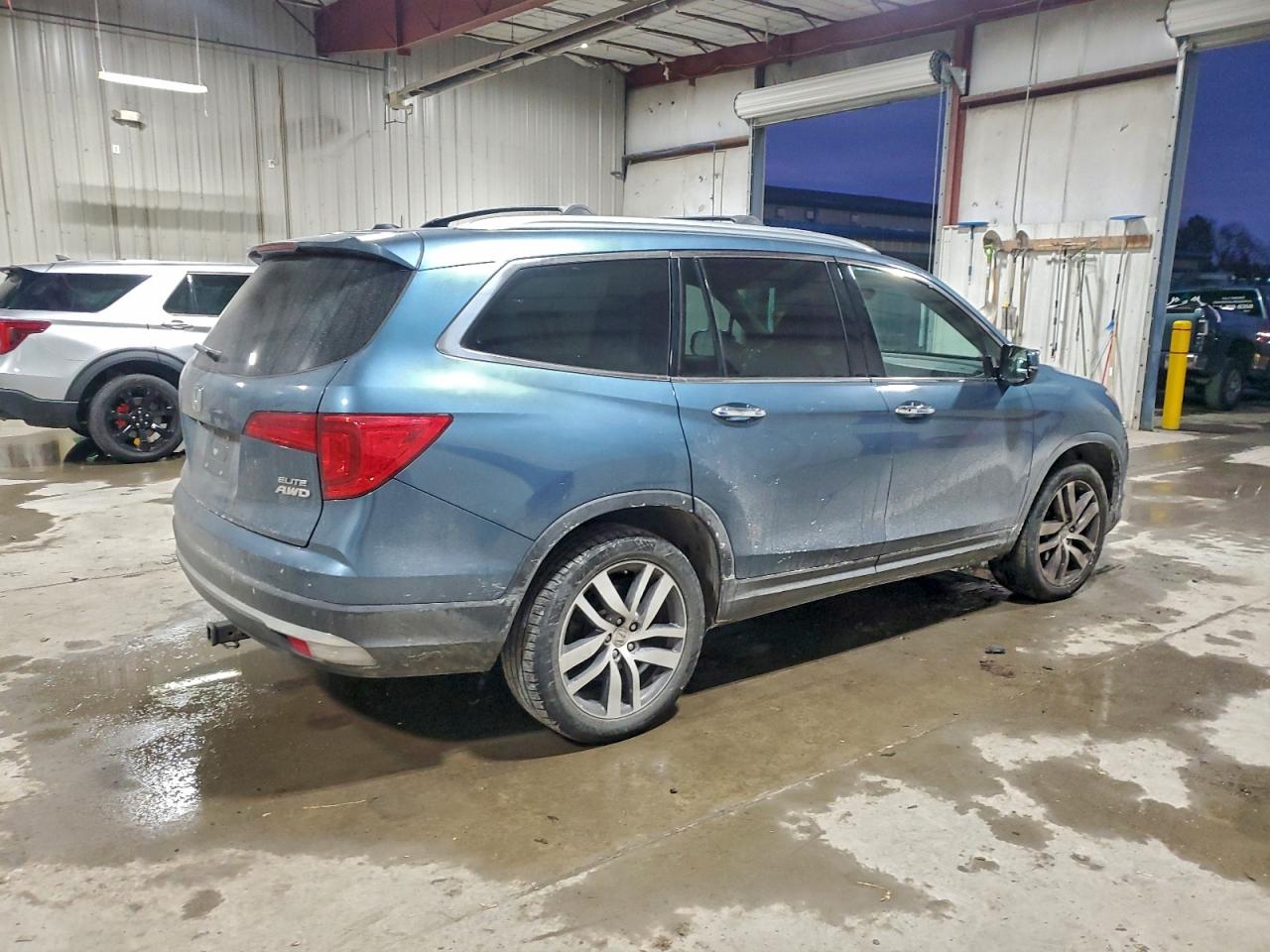 2016 HONDA PILOT ELITE photo 3