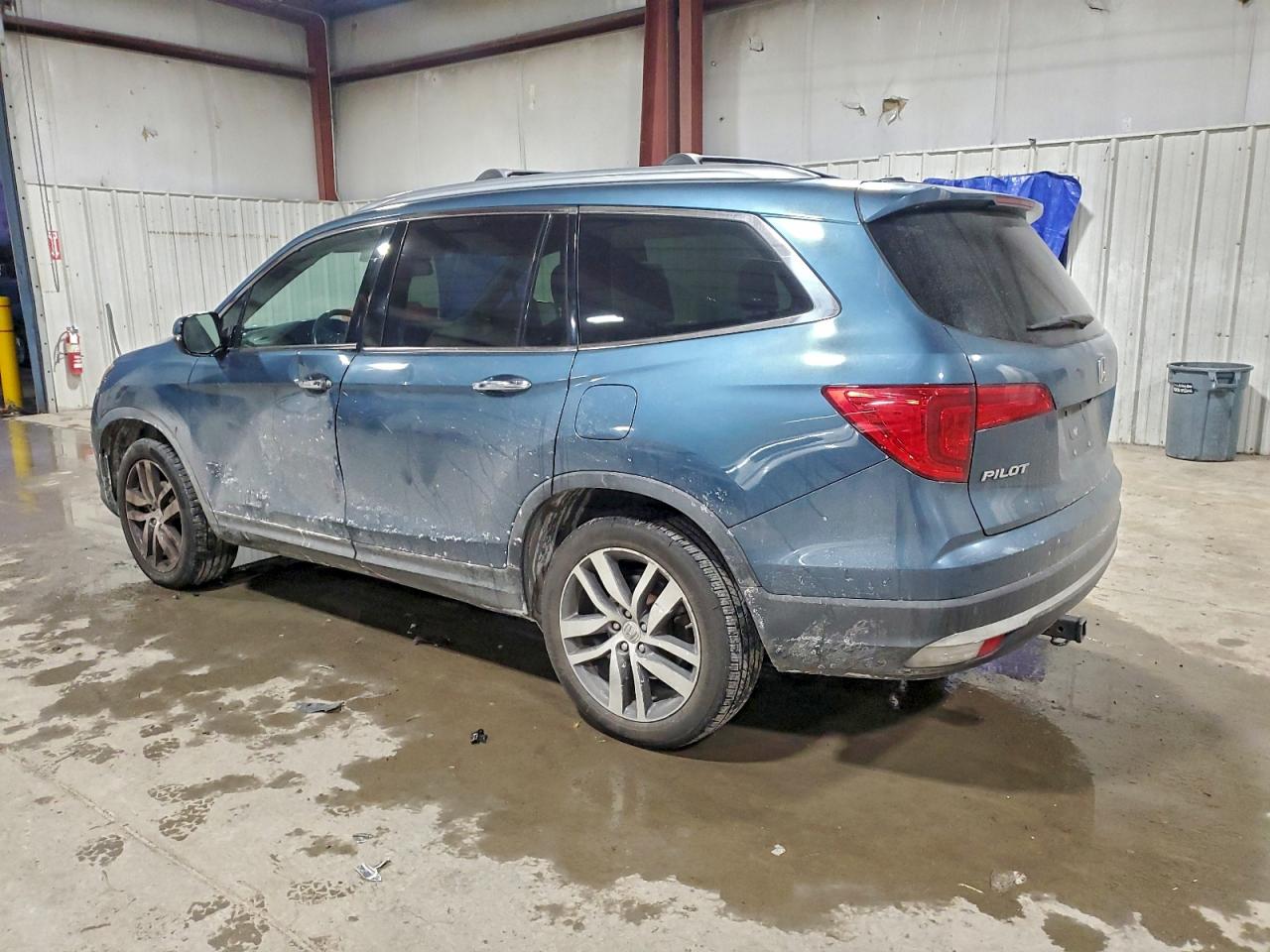2016 HONDA PILOT ELITE photo 2