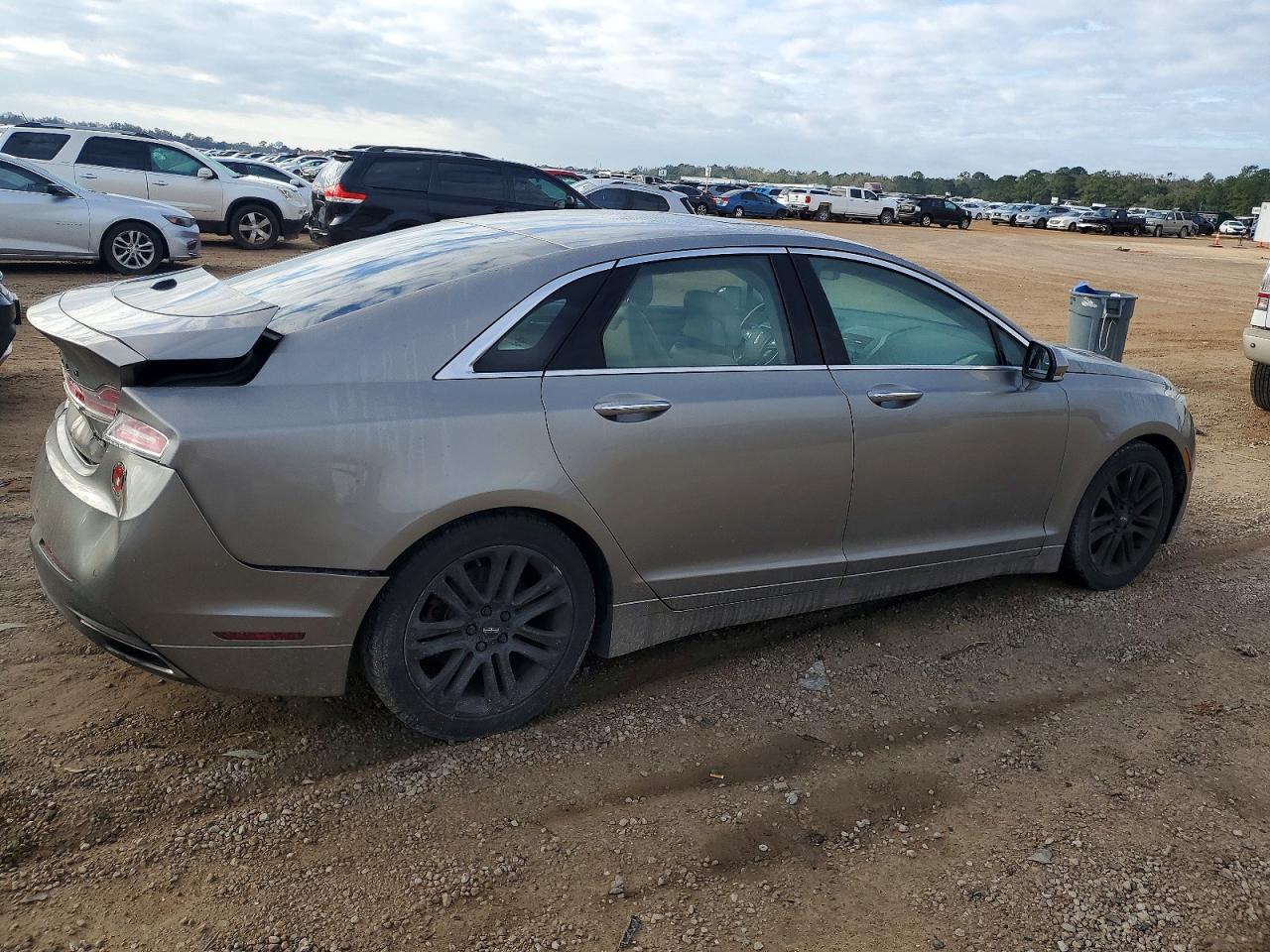2016 LINCOLN MKZ photo 3