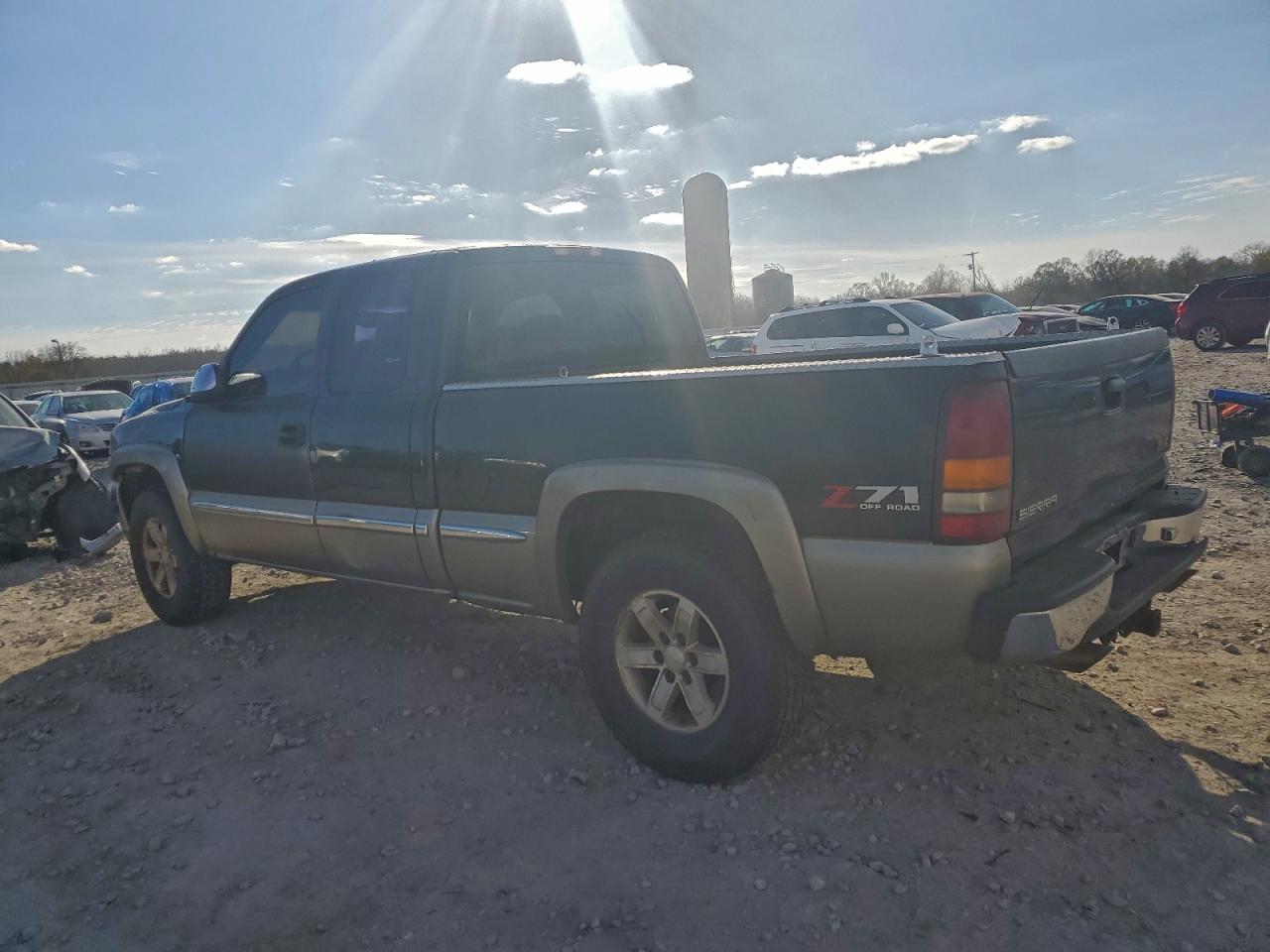 2001 GMC NEW SIERRA K1500 photo 2