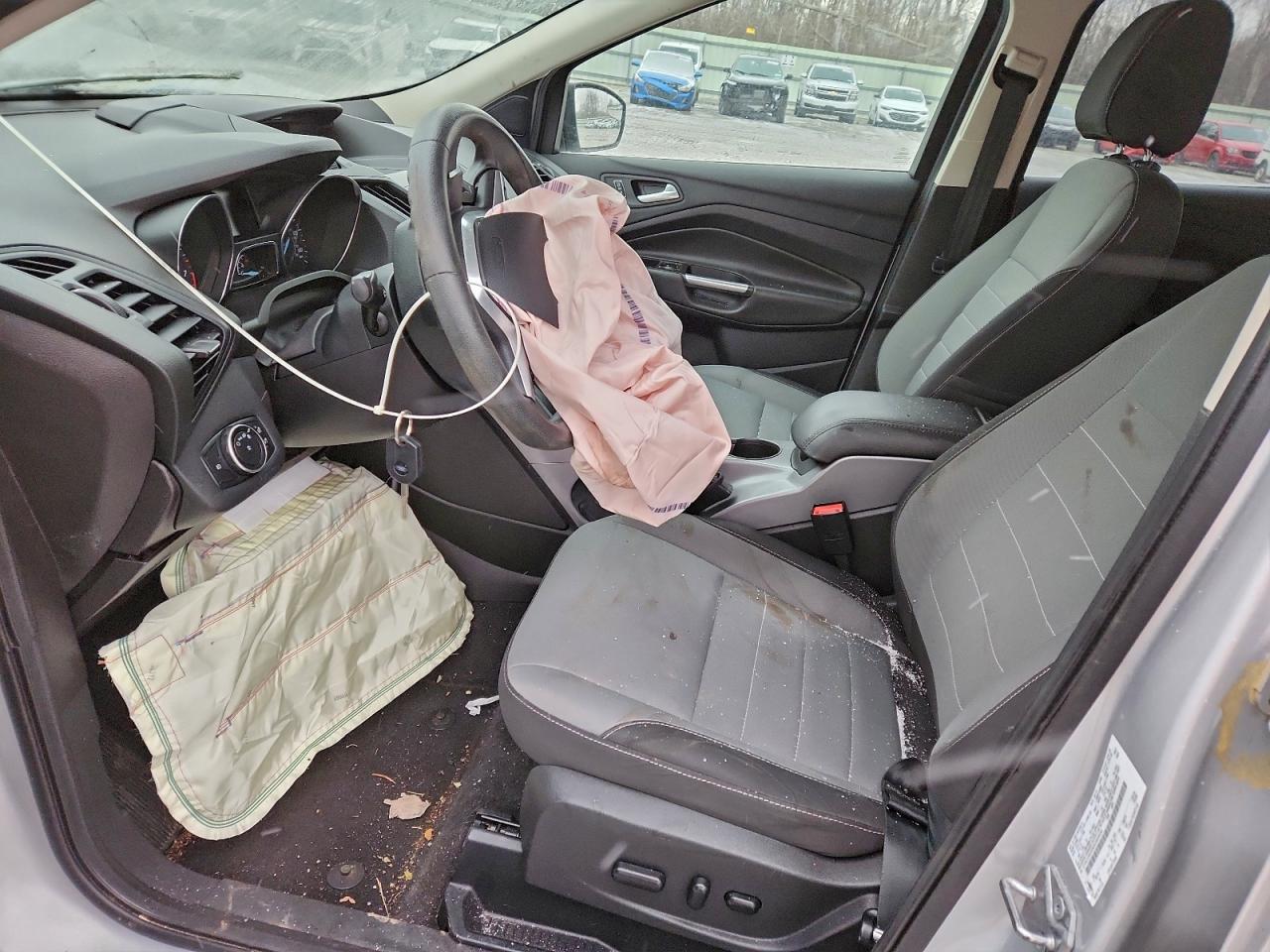 2016 FORD ESCAPE SE photo 7