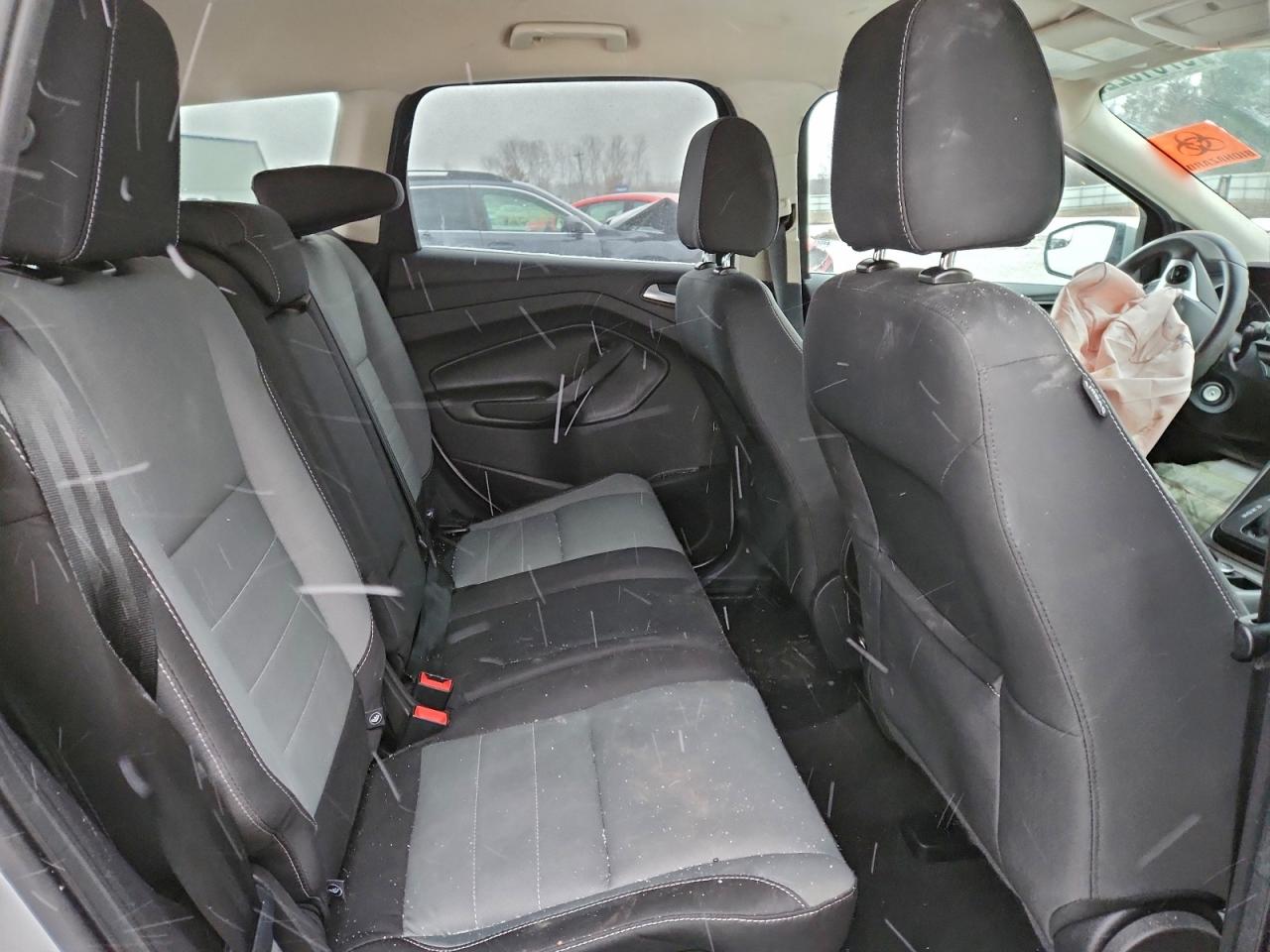 2016 FORD ESCAPE SE photo 11