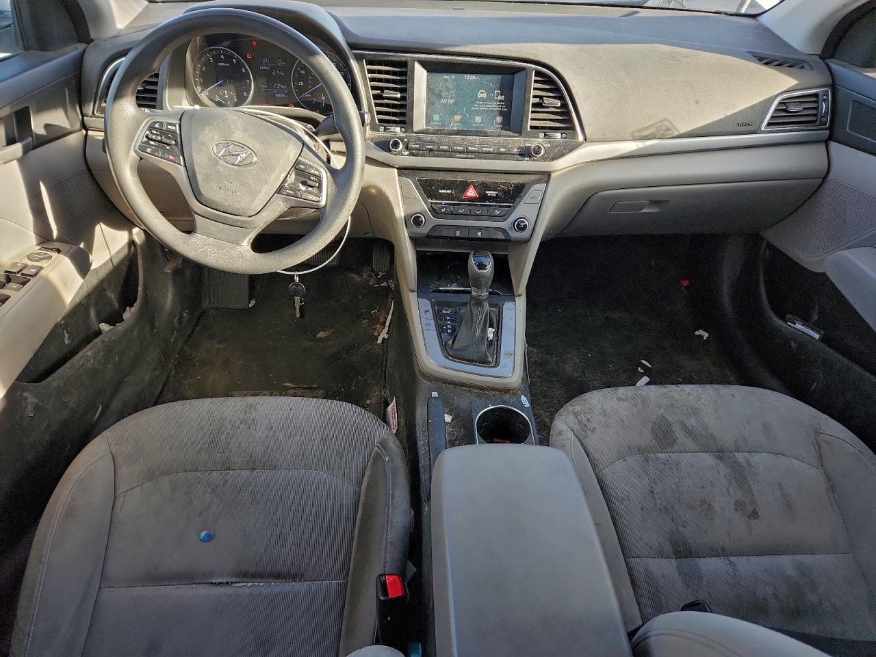 2017 HYUNDAI ELANTRA SE photo 8