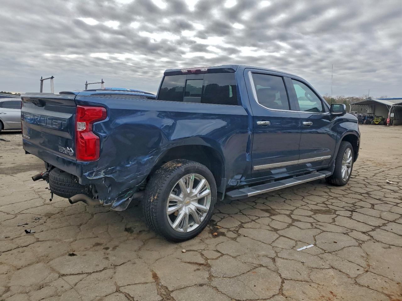2023 CHEVROLET SILVERADO K1500 HIGH COUNTRY photo 3