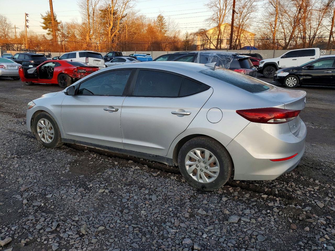 2017 HYUNDAI ELANTRA SE photo 2