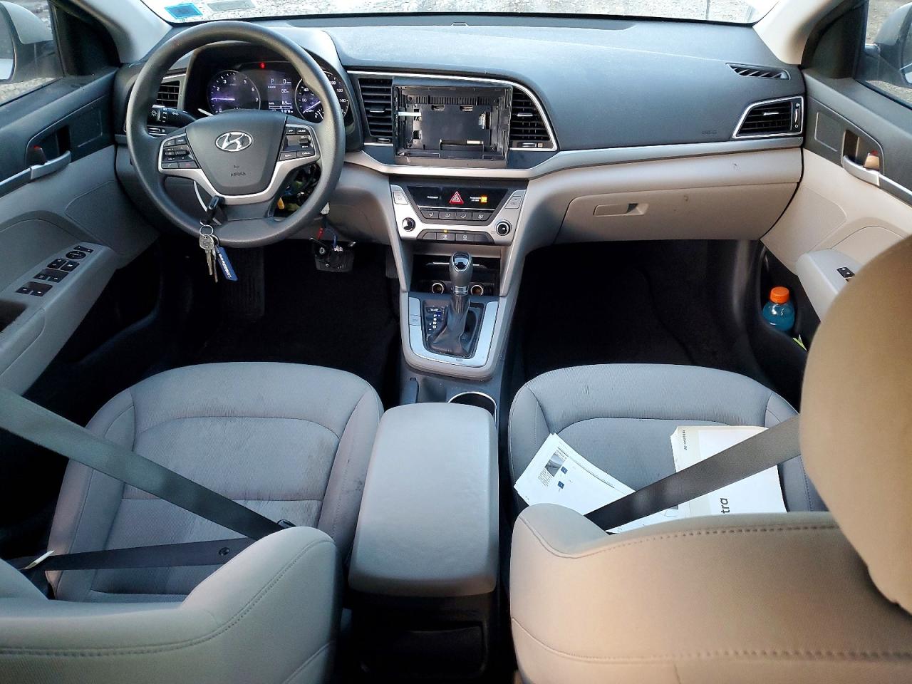 2017 HYUNDAI ELANTRA SE photo 8