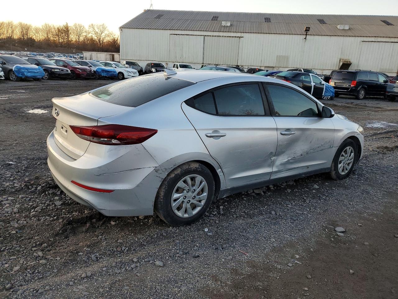 2017 HYUNDAI ELANTRA SE photo 3