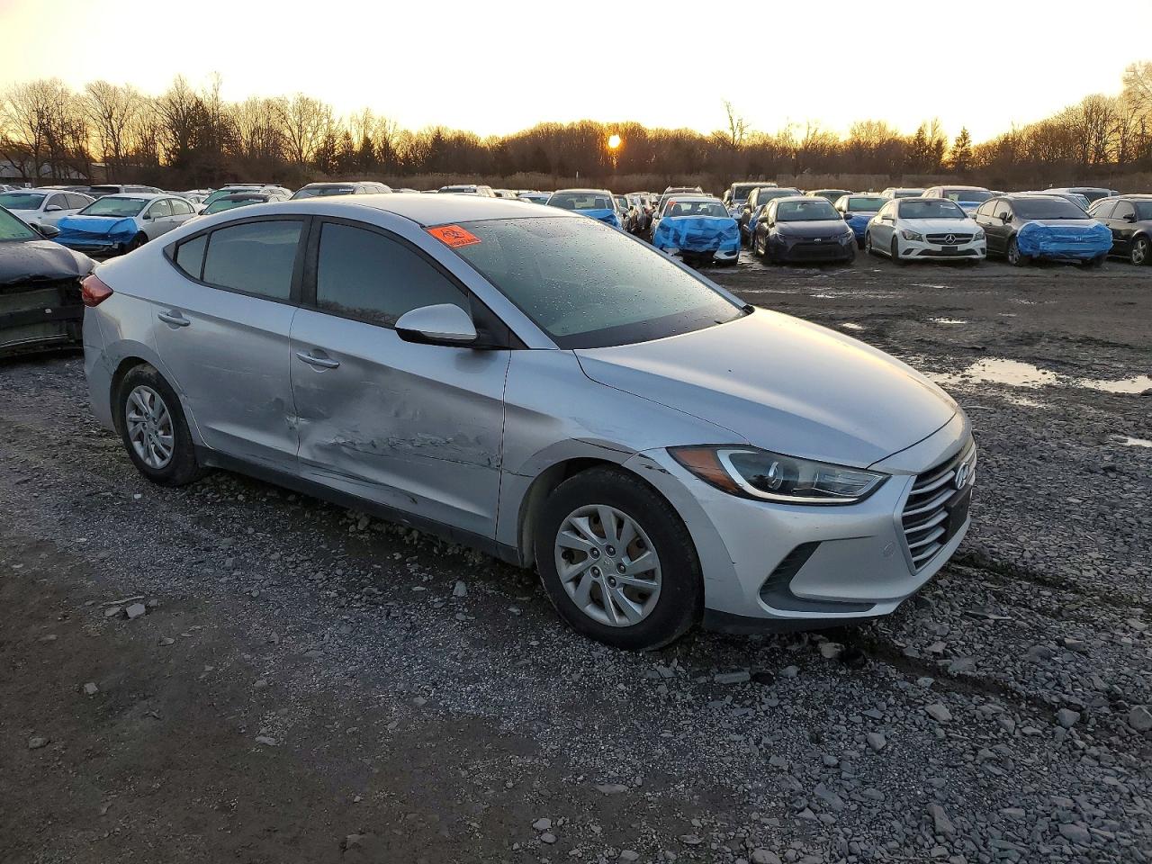 2017 HYUNDAI ELANTRA SE photo 4