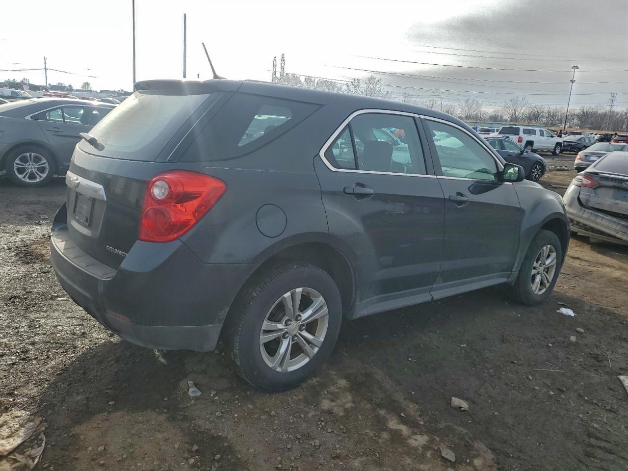 2013 CHEVROLET EQUINOX LS photo 3