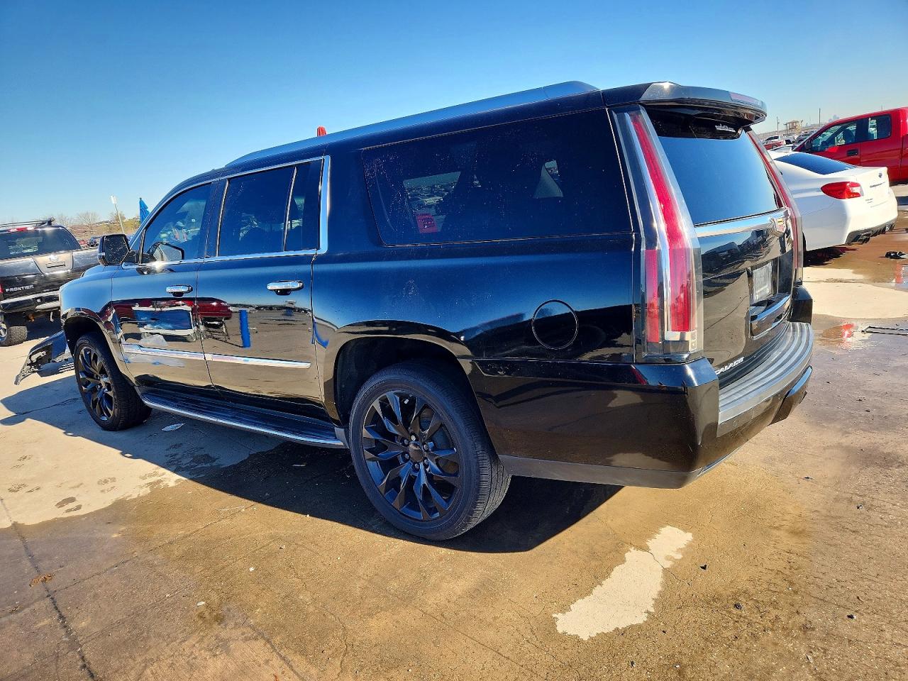 2016 CADILLAC ESCALADE ESV LUXURY photo 3