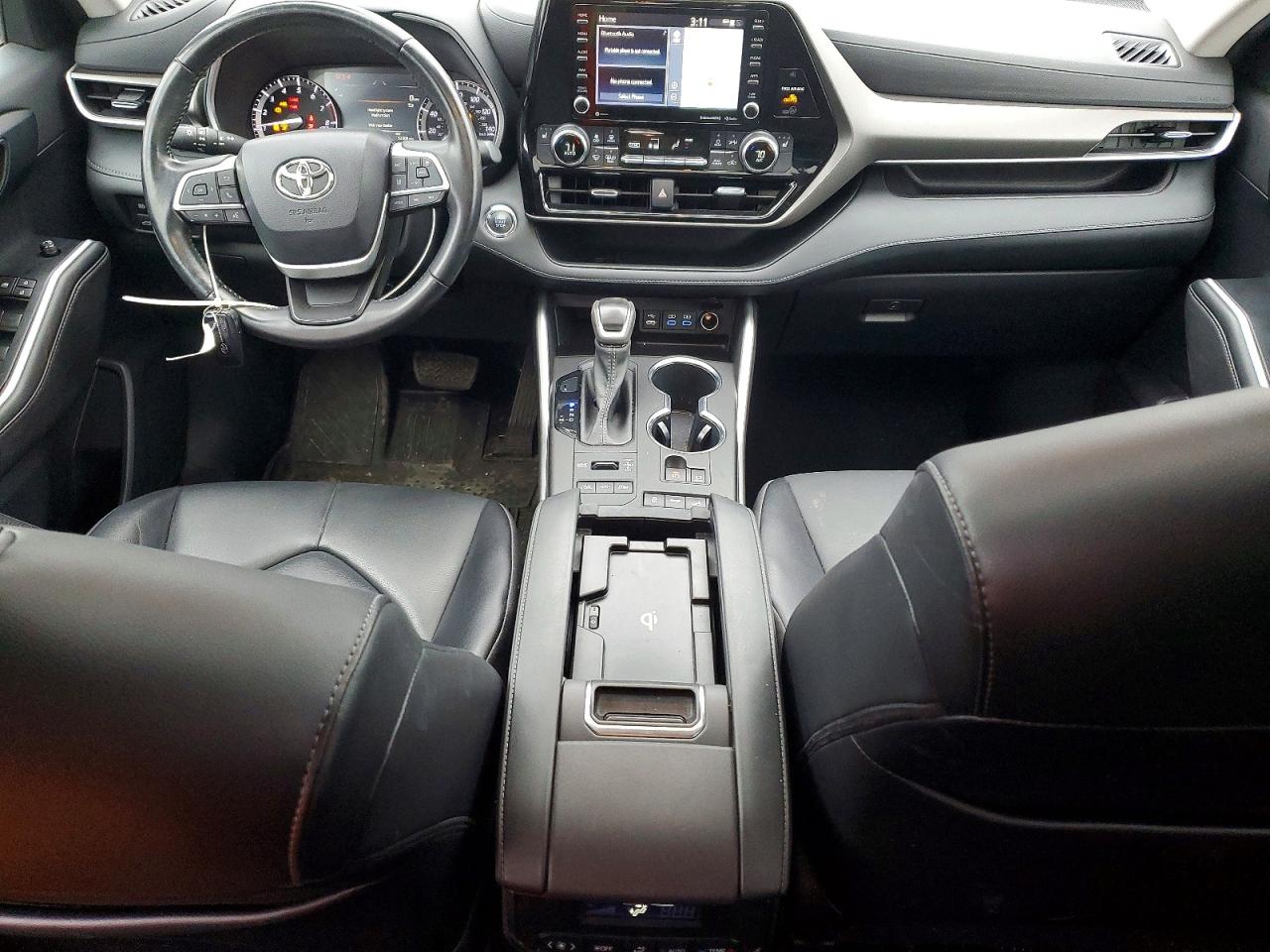 2022 TOYOTA HIGHLANDER XLE photo 8