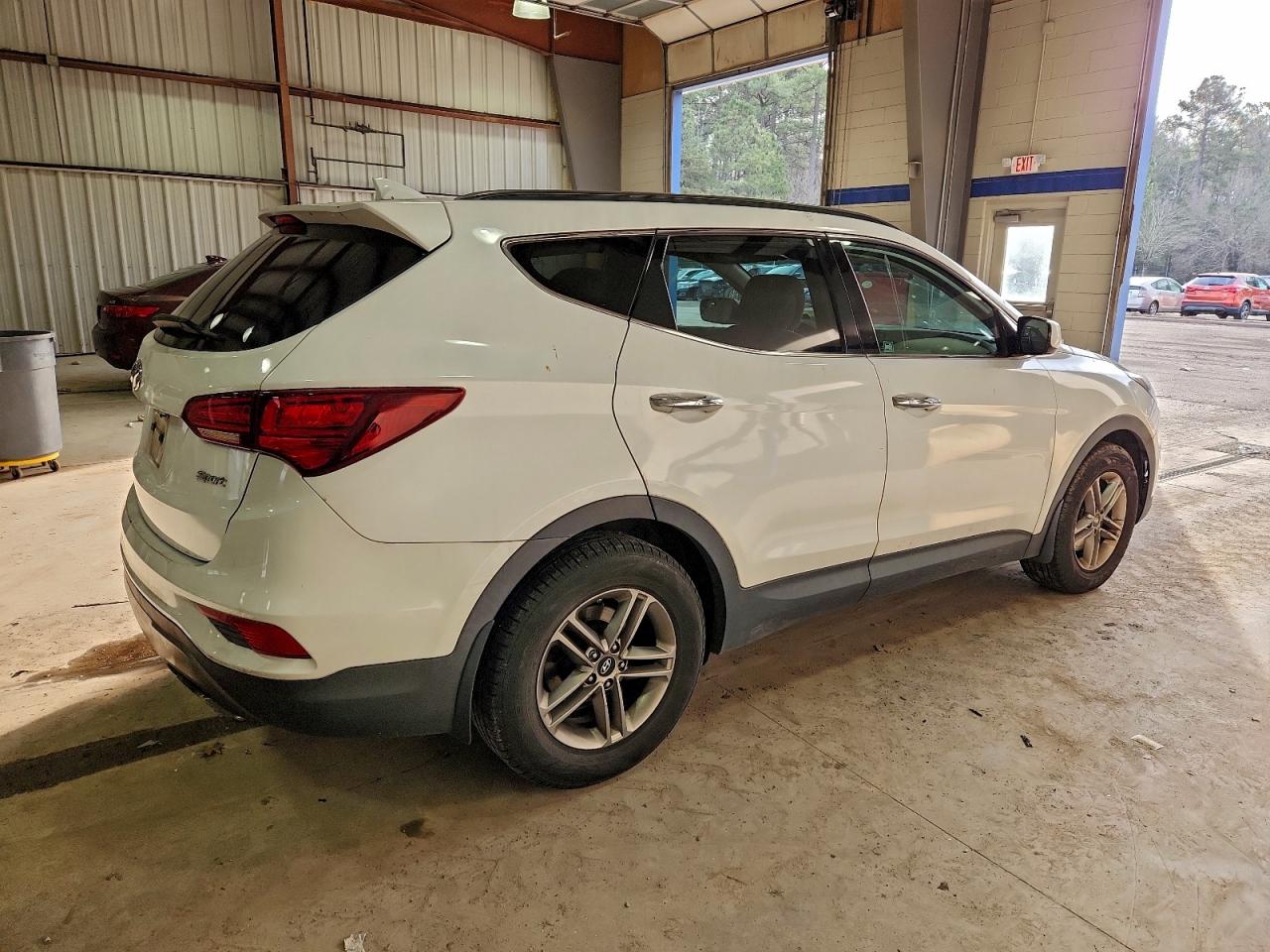 2017 HYUNDAI SANTA FE SPORT photo 3